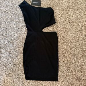 PrettyLittleThing Black One-Shoulder Dress